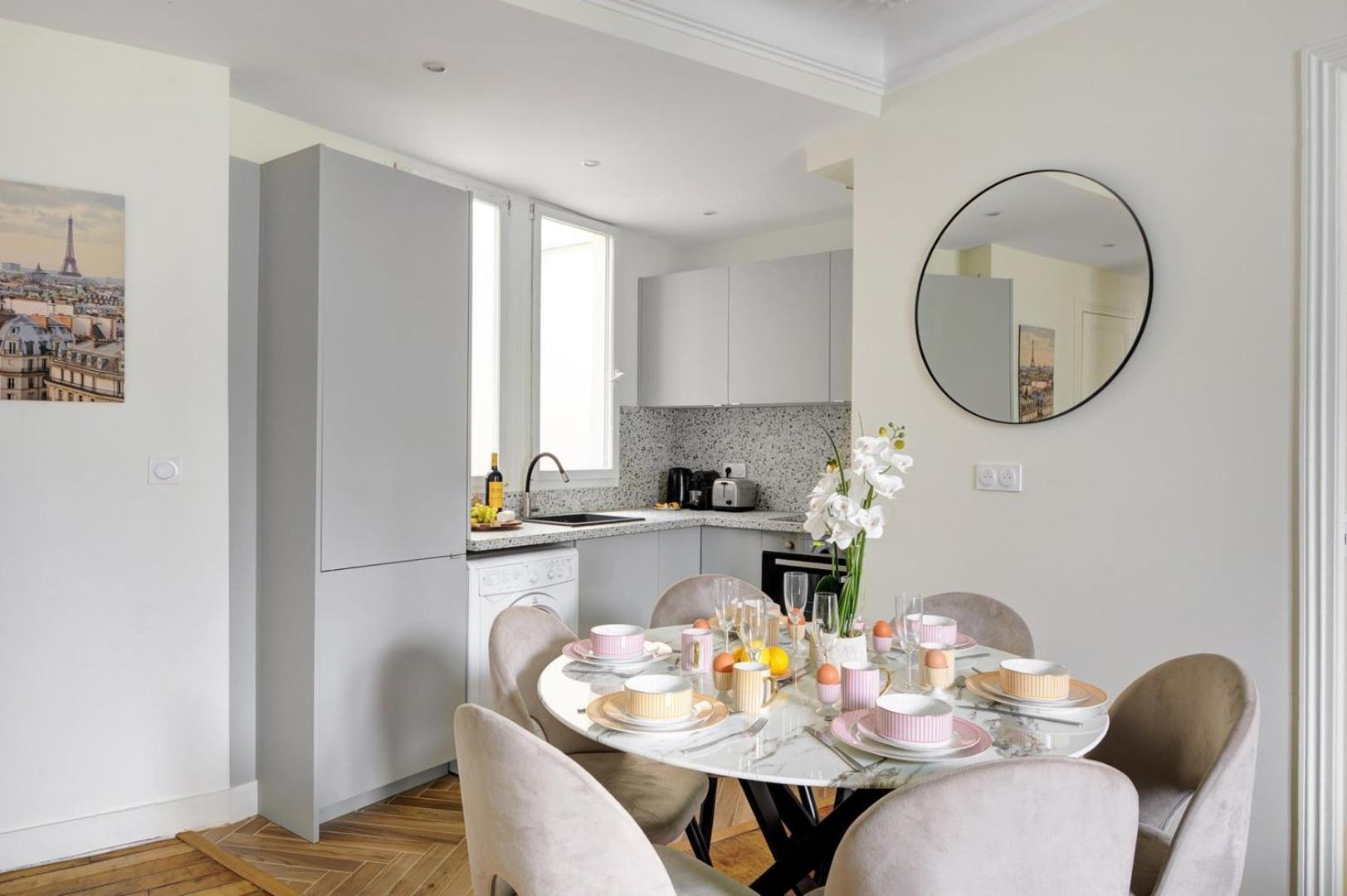 La Plume A Haven Of Peace In Montorgueil *